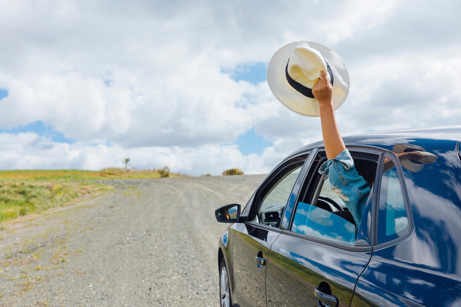 Agli italiani usare l’auto propria piace ancora molto, nonostante tutto